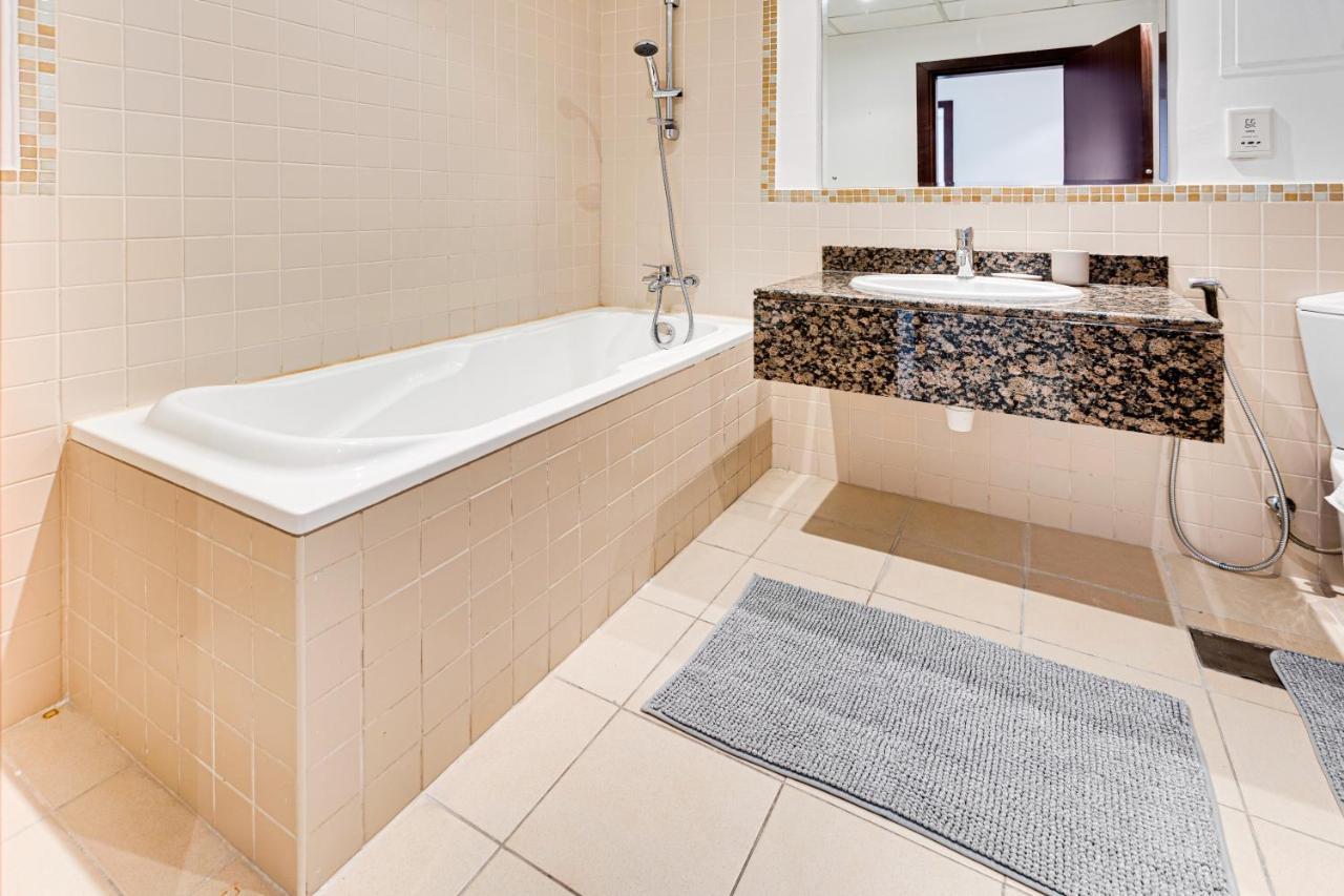 2 Bd Apartment In Bahar Jbr Dubai Exterior foto
